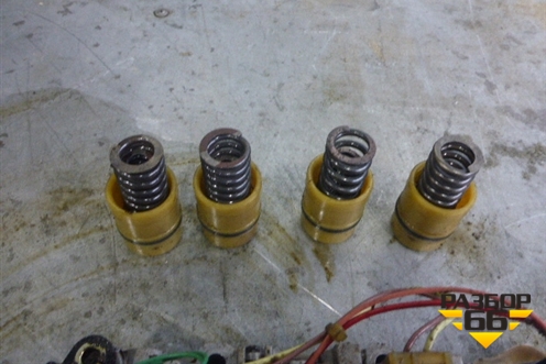 Блок клапанов (1.6л) для Mitsubishi Lancer-9  с 2003-2008г (Лансер)