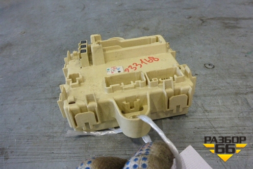 Блок предохранителей салонный (в багажник) для Lexus RX 300/330/350 с 2003-2009г (РХ)