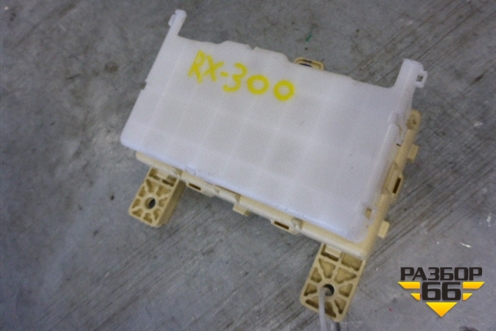Блок предохранителей салонный для Lexus RX 300/330/350 с 2003-2009г (РХ)