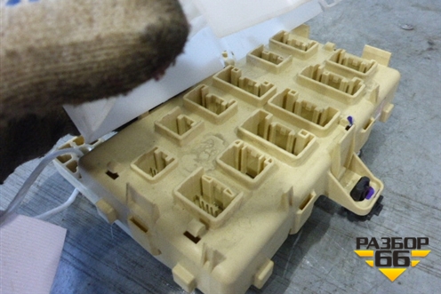 Блок предохранителей салонный для Lexus RX 300/330/350 с 2003-2009г (РХ)