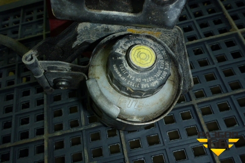 Бачок главного цилиндра сцепления  (1381561) для Scania 5 R Series с 2004-2016г