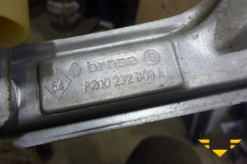 Стеклоподъёмник электрический задний левый (820023258A) для Renault Symbol с 2008г (Симбол)