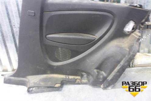 Обшивка салона боковая правая (3х дверный кузов) для Fiat Grande Punto с 2005г (Гранде Пунто)