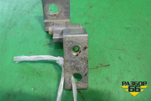 Петля двери передней правой нижняя (51769745) для Fiat Grande Punto с 2005г (Гранде Пунто)