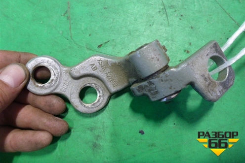 Петля двери передней правой верхняя для Ford Focus 1 с 1998-2004г (Фокус)