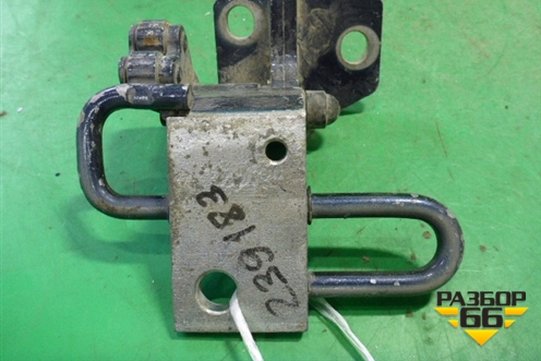 Петля двери задней левой нижняя (3C8833411B) для Volkswagen Passat (B6) с 2005-2010г (Пассат Б6)