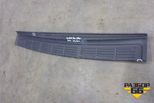 Накладка заднего бампера (до 2012г) (5216260040) для Toyota Land Cruiser (200) с 2008г (Ленд Крузер)