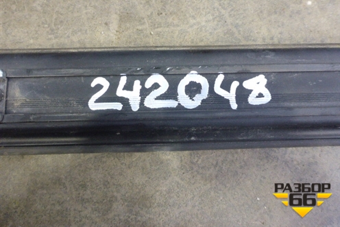 Молдинг крыши правый (7L6860184F) для Volkswagen Touareg c 2002-2010г (Туарег)