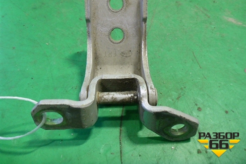 Петля двери передней правой нижняя (793202F000) для Kia Cerato с 2003-2009г (Серато 1)