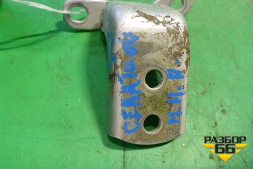 Петля двери передней правой нижняя (793202F000) для Kia Cerato с 2003-2009г (Серато 1)