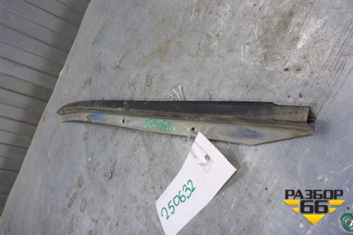 Молдинг лобового стекла правый (7276255F0A) для Nissan Almera Classic с 2006-2013г (Альмера Классик)