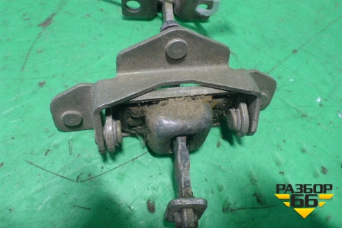 Ограничитель двери левой  (1930649) для Scania 5 R Series с 2004-2016г