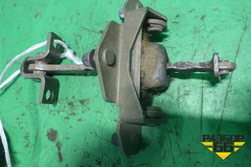 Ограничитель двери левой  (1930649) для Scania 5 R Series с 2004-2016г