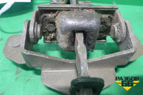 Ограничитель двери правой  (1930649) для Scania 5 R Series с 2004-2016г