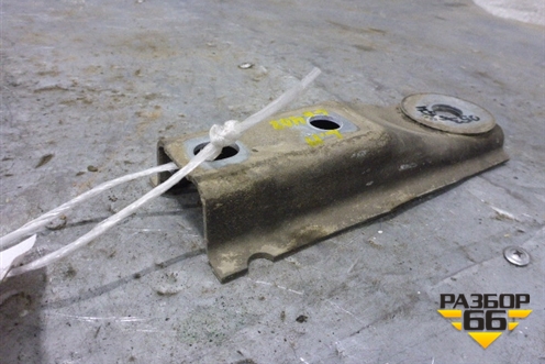 Кронштейн подрамника для Peugeot 407 с 2004г