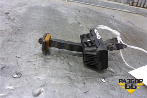 Ограничитель двери передней правой для BMW 1-серия Е87/E81 с 2004-2011г