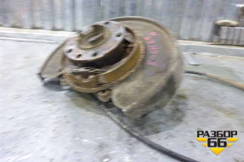 Кулак задний левый (4.8л) для Porsche Cayenne с 2003-2010г (Каен)