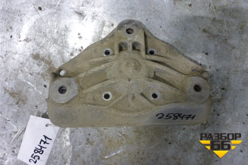 Кронштейн амортизатора переднего (правый) для Porsche Cayenne с 2003-2010г (Каен)