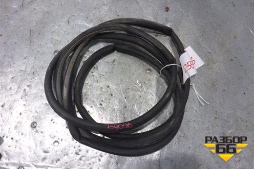 Уплотнитель двери передней правой для Mercedes Benz E-Klass W212 с 2009-2016г (Е)