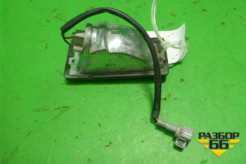 Фонарь задний стоп сигнал (в накладку двери багажника) для Toyota Rav-4 с 2006-2013г (Рав 4)