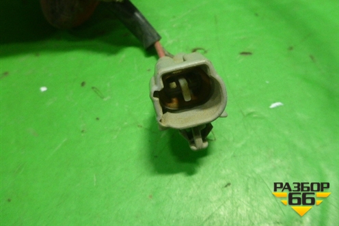 Фонарь задний стоп сигнал (в накладку двери багажника) для Toyota Rav-4 с 2006-2013г (Рав 4)