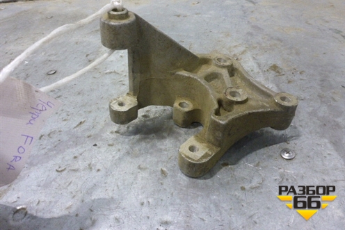 Кронштейн ролика для Chery Fora(A21) с 2006г (Фора)