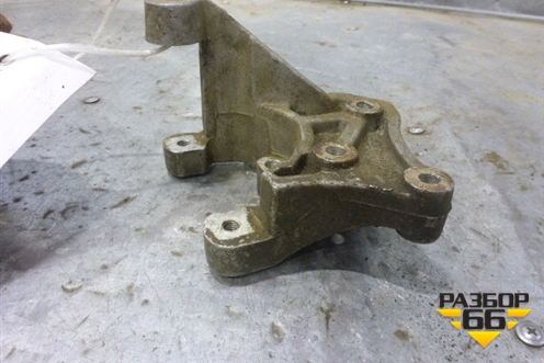 Кронштейн ролика для Chery Fora(A21) с 2006г (Фора)