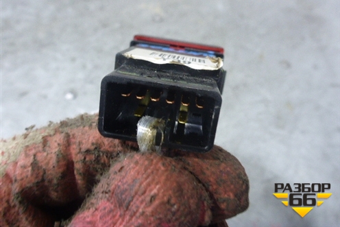 Кнопка аварийной сигнализации (после 2006г) для Kia Sorento I с 2002-2011г (Соренто 1)