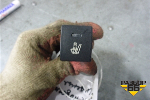 Кнопка обогрева сидений (правая после 2006г) для Kia Sorento I с 2002-2011г (Соренто 1)