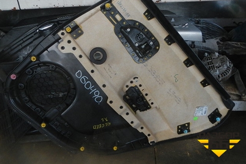 Обшивка двери задней левой под механику 5ти дверный хетчбэк для Kia Ceed с 2006-2012г (Сид 1)