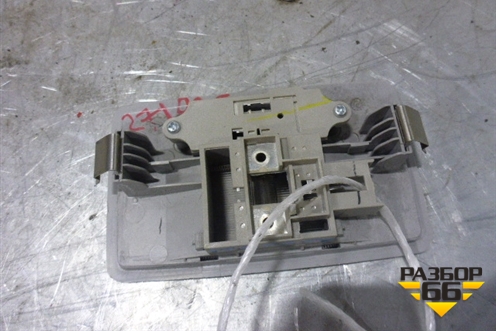 Плафон салонный центральный для Mazda Mazda 3 (BK) с 2003-2009г 