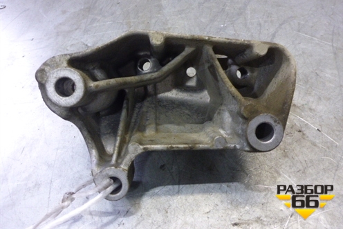 Кронштейн КПП (1K0199117CF) для Skoda Octavia (A7) с 2013г (Октавия)