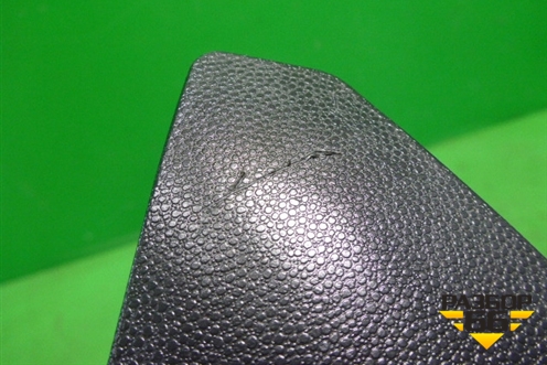 Накладка внутренняя (на консоль правая) (BP4K64231) для Mazda Mazda 3 (BK) с 2003-2009г 