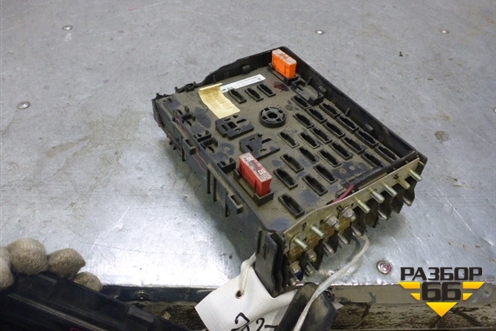 Блок предохранителей подкапотный (3C0937125) для Volkswagen Passat (B6) с 2005-2010г (Пассат Б6)