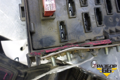 Блок предохранителей подкапотный (3C0937125) для Volkswagen Passat (B6) с 2005-2010г (Пассат Б6)