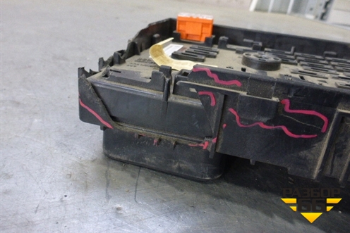 Блок предохранителей подкапотный (3C0937125) для Volkswagen Passat (B6) с 2005-2010г (Пассат Б6)