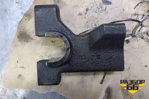 Кронштейн оси коромысла (3893584) для International 9800i