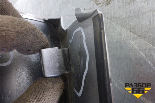 Накладка двери багажника верхняя правая (7680342040) для Toyota Rav-4 с 2006-2013г (Рав 4)