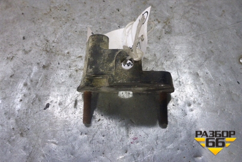 Кронштейн (см фото) для International 9800i