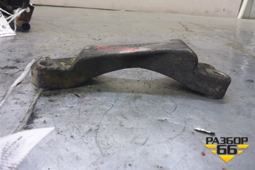 Кронштейн (см фото) (3896444) для International 9800i