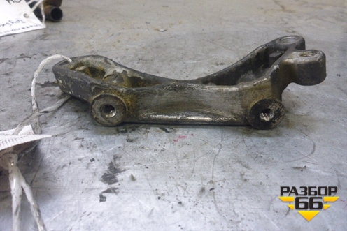 Кронштейн (см фото) (3896444) для International 9800i