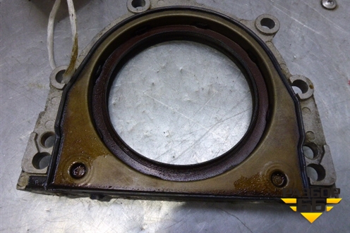 Крышка коленвала задняя (1.6л BSE) (06B103171D) для Skoda Octavia (А5) с 2004-2013г (Октавия)