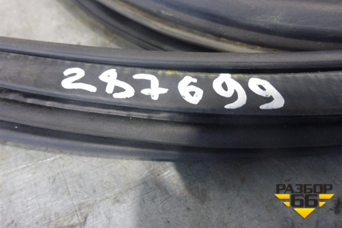 Уплотнитель двери (передней правой) для Cadillac BLS с 2006г (БЛС)