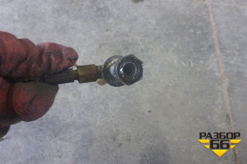 Трубка гидравлическая  (на насос подъема кабины) для Iveco Stralis с 2007г (Стралис)