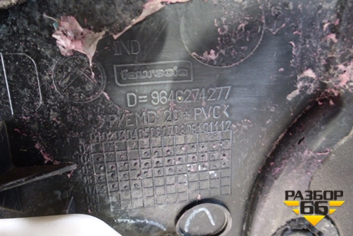 Обшивка двери передней правой под электрику (3х дверный кузов) (9645274277) для Citroen C4 с 2005-2011г (С4)