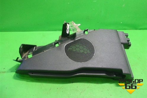 Держатель задней полки левый (3х дверный кузов) (9650818077) для Citroen C4 с 2005-2011г (С4)