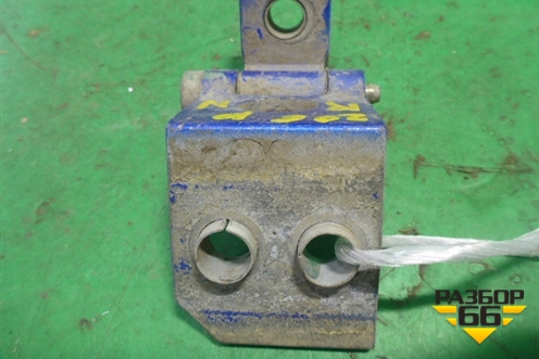 Петля двери передней правой нижняя (9035A7) для Peugeot 206 с1998г