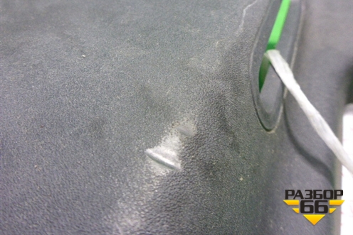 Держатель задней полки левый (5-ти дверный кузов) (9649856977) для Citroen C4 с 2005-2011г (С4)