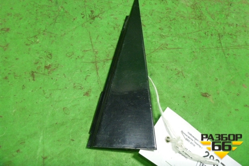 Накладка двери задней правой (уголок) для Volkswagen Touareg c 2002-2010г (Туарег)