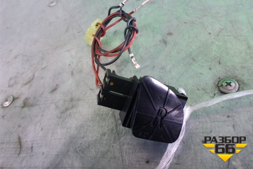 Кнопка (звукового сигнала правая) для Chevrolet Aveo (T250) с 2005-2011 (Авео Т250)